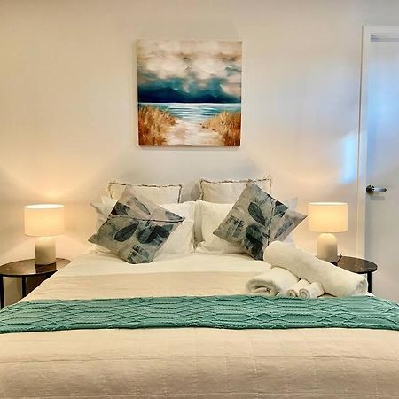 Morden Spacious New House Hamilton Esterno foto
