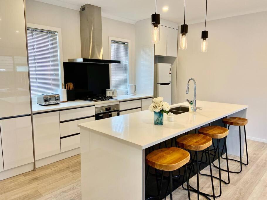 Morden Spacious New House Hamilton Esterno foto