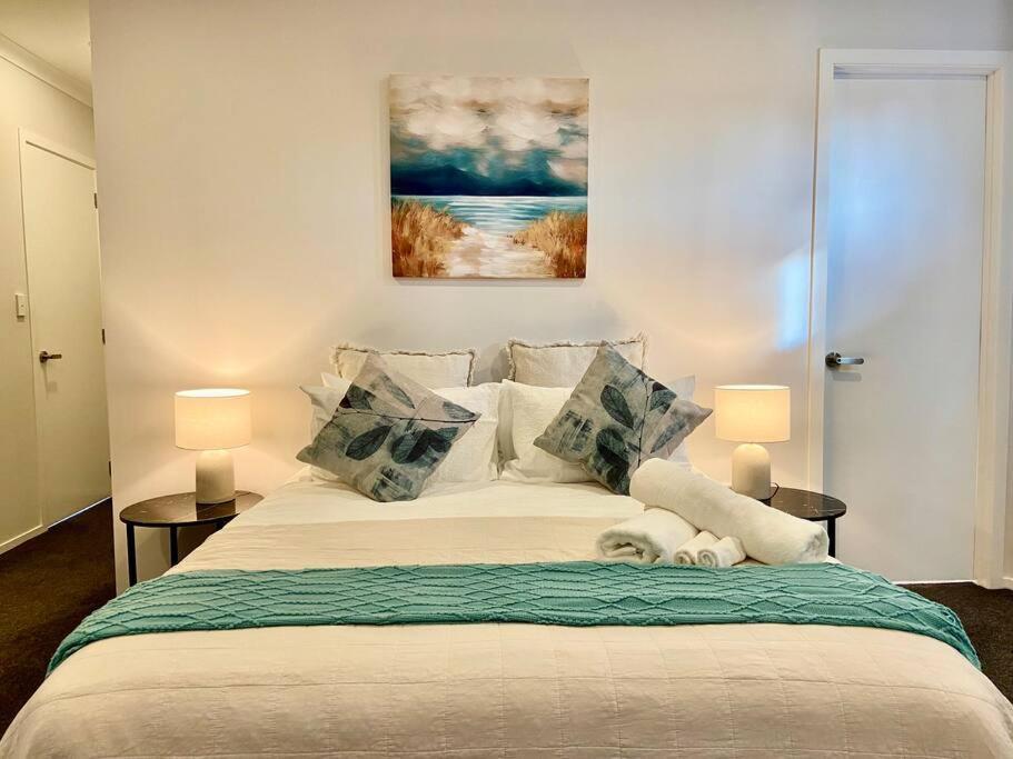 Morden Spacious New House Hamilton Esterno foto