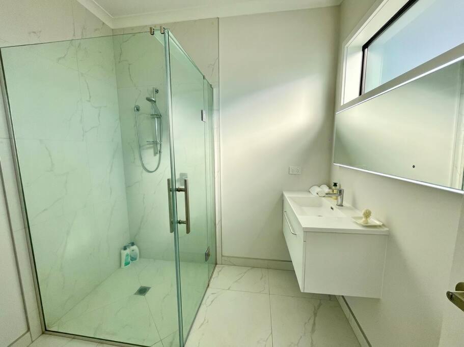 Morden Spacious New House Hamilton Esterno foto