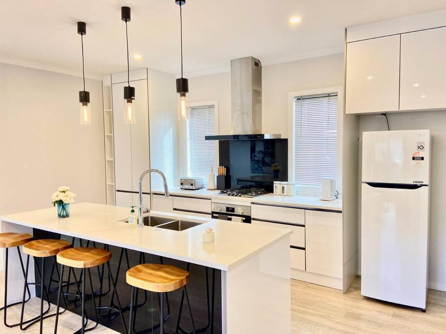 Morden Spacious New House Hamilton Esterno foto