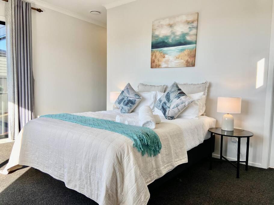 Morden Spacious New House Hamilton Esterno foto